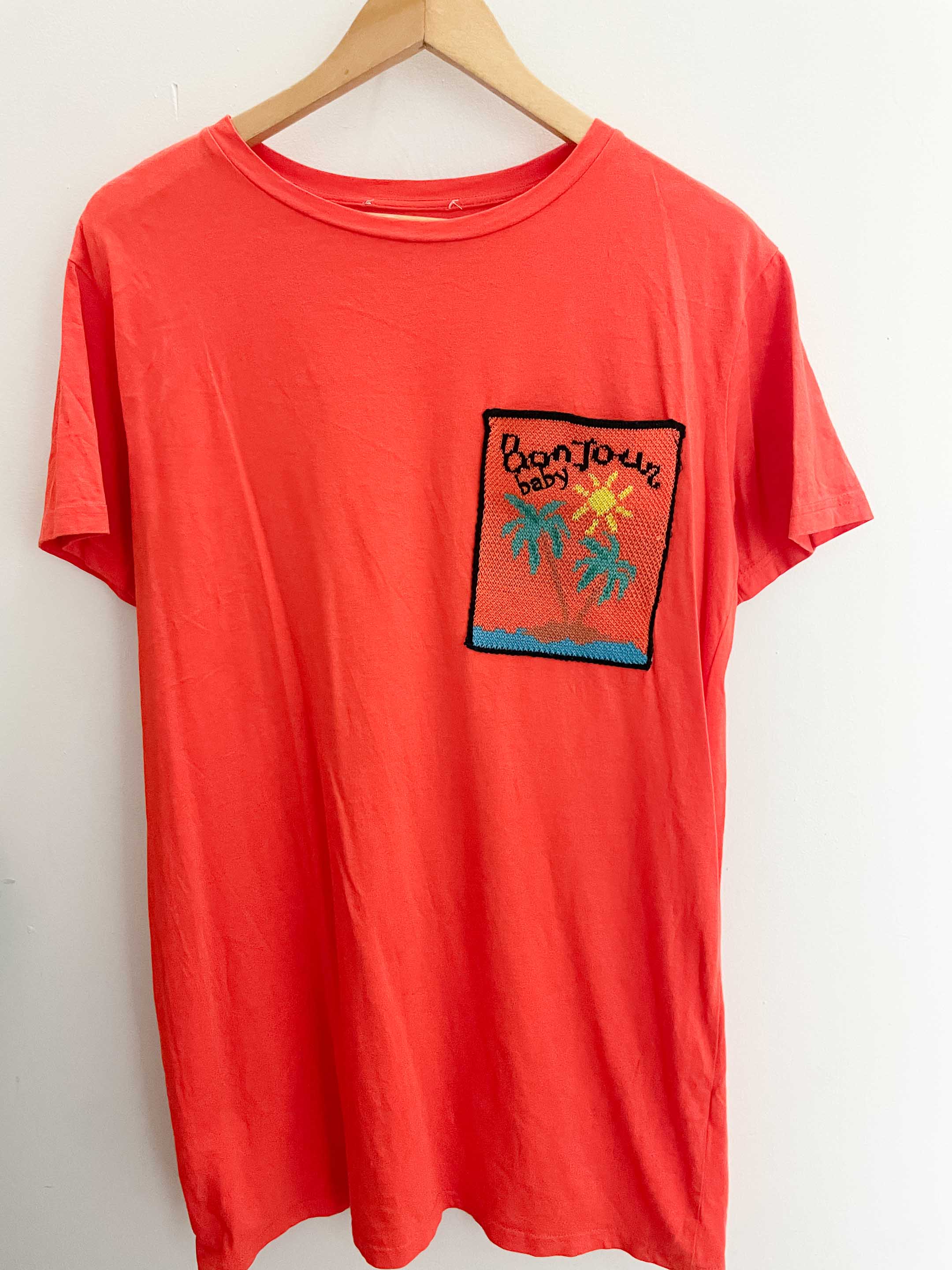 Vintage orange graphics large tshirt
