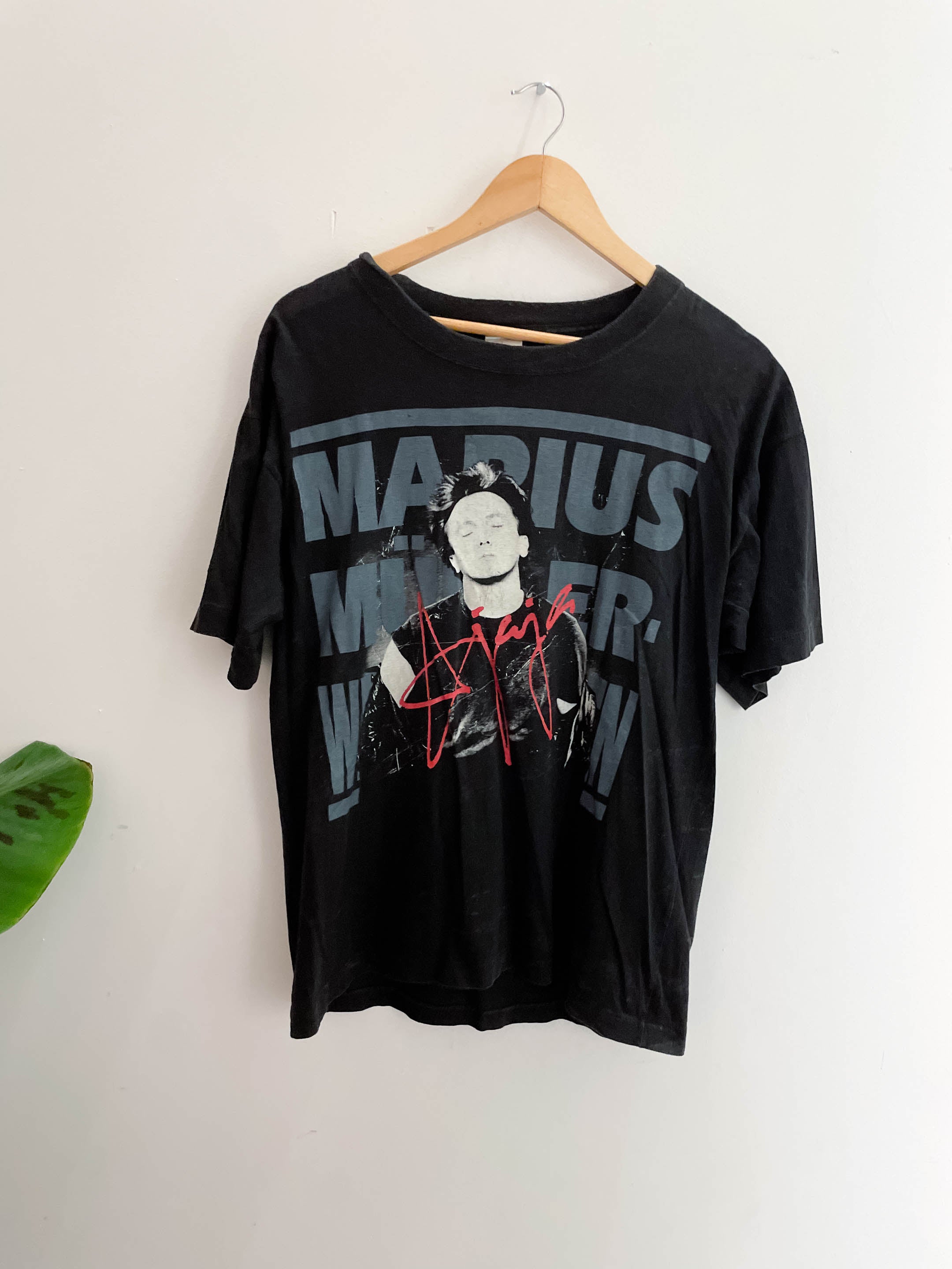 Vintage marius alaja graphics black medium tshirts
