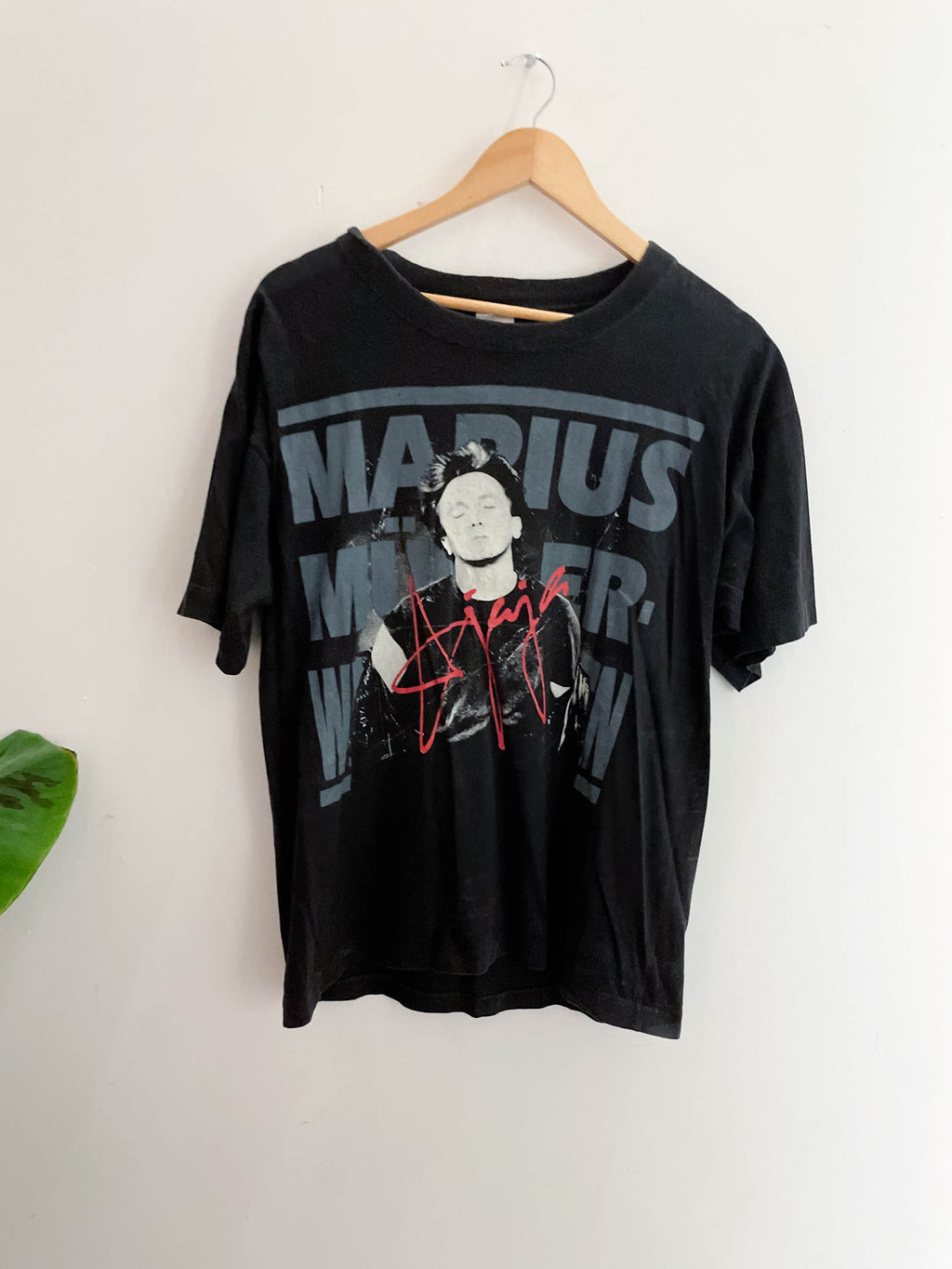 Vintage marius alaja graphics black medium tshirts