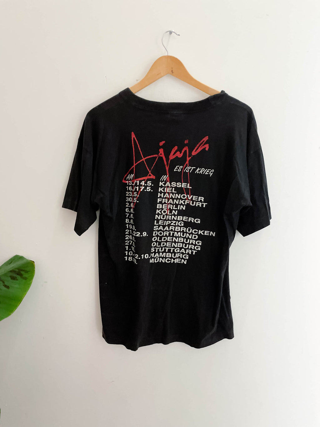 Vintage marius alaja graphics black medium tshirts