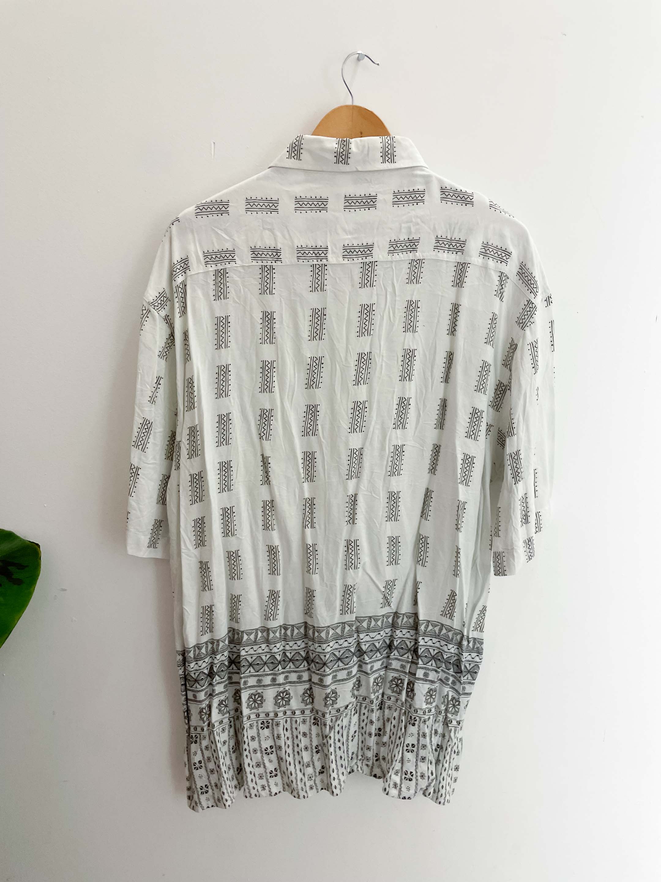 Vintage 8th Avenue white abstract patterned short sleeve mens shirt size Xl