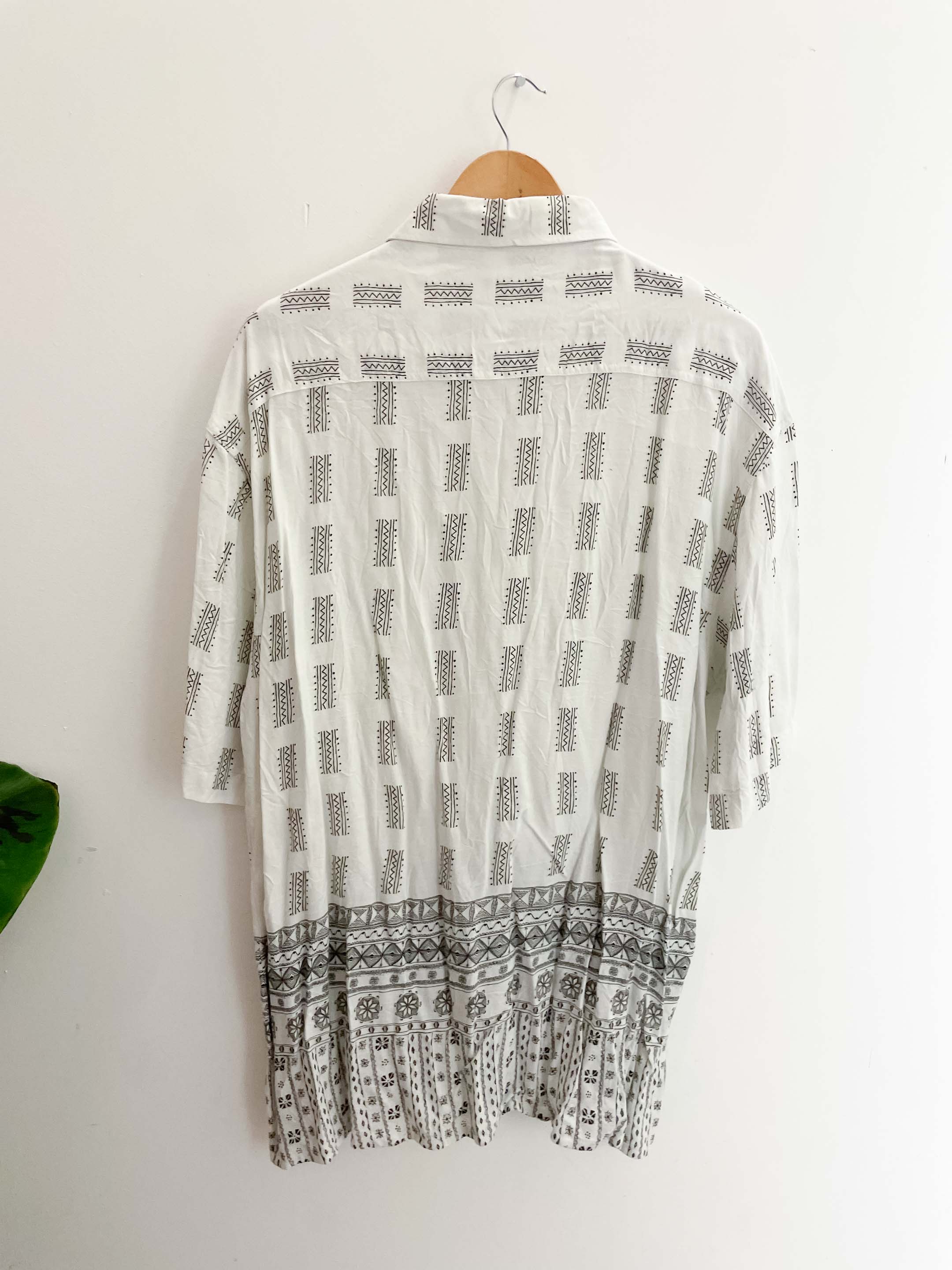 Vintage 8th Avenue white abstract patterned short sleeve mens shirt size Xl