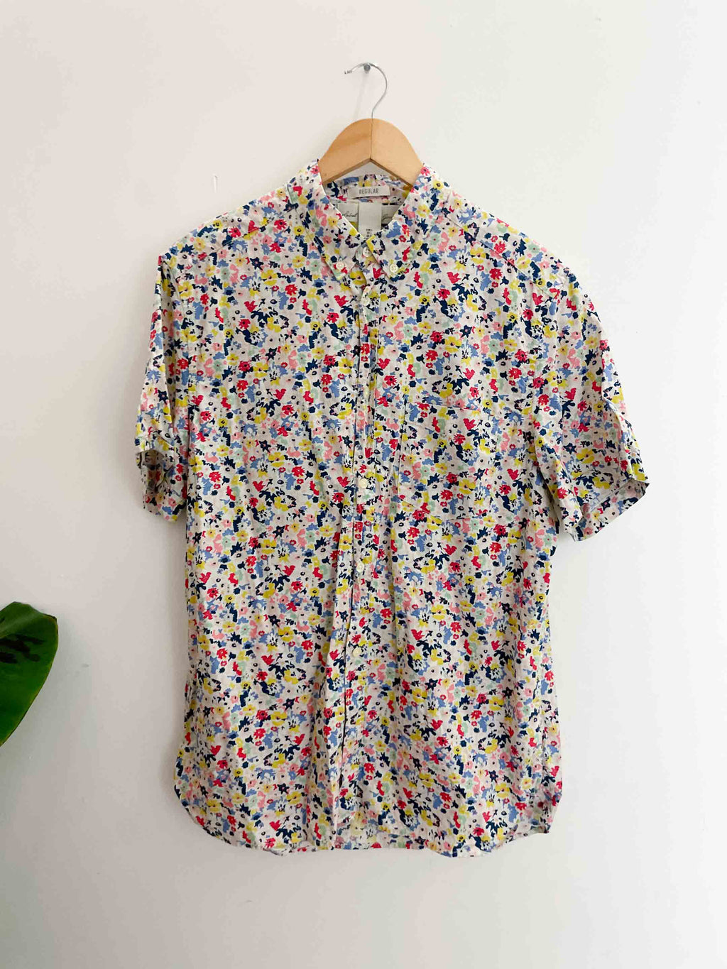 Vintage multi floral pattern large short sleeve regular shirt