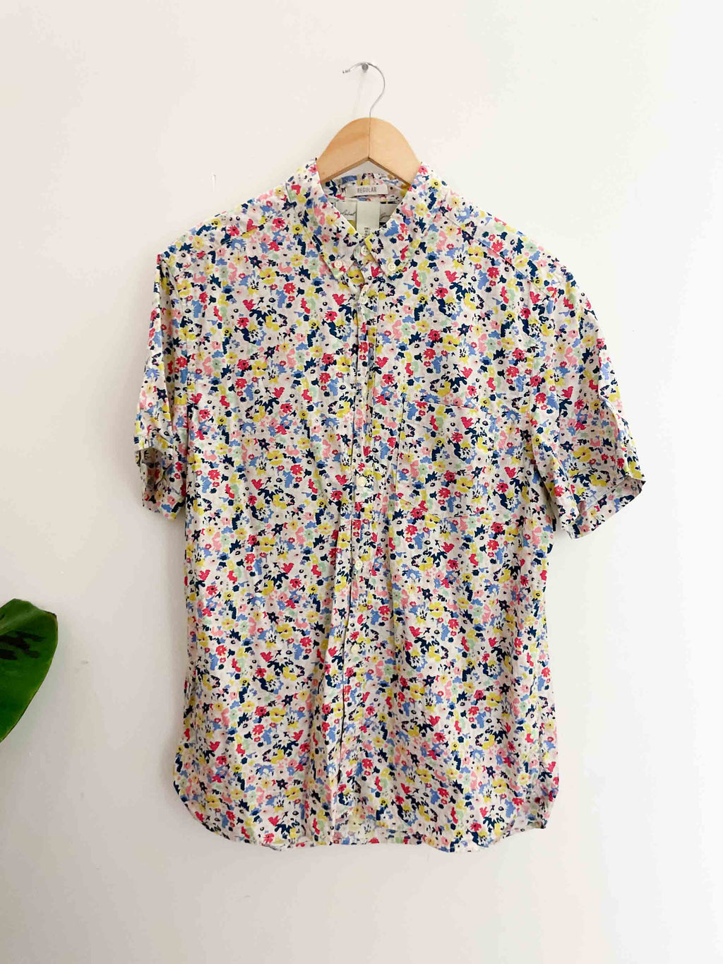 Vintage multi floral pattern large short sleeve regular shirt