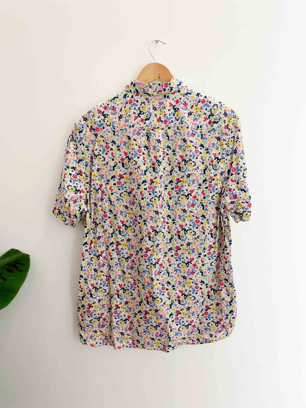 Vintage multi floral pattern large short sleeve regular shirt