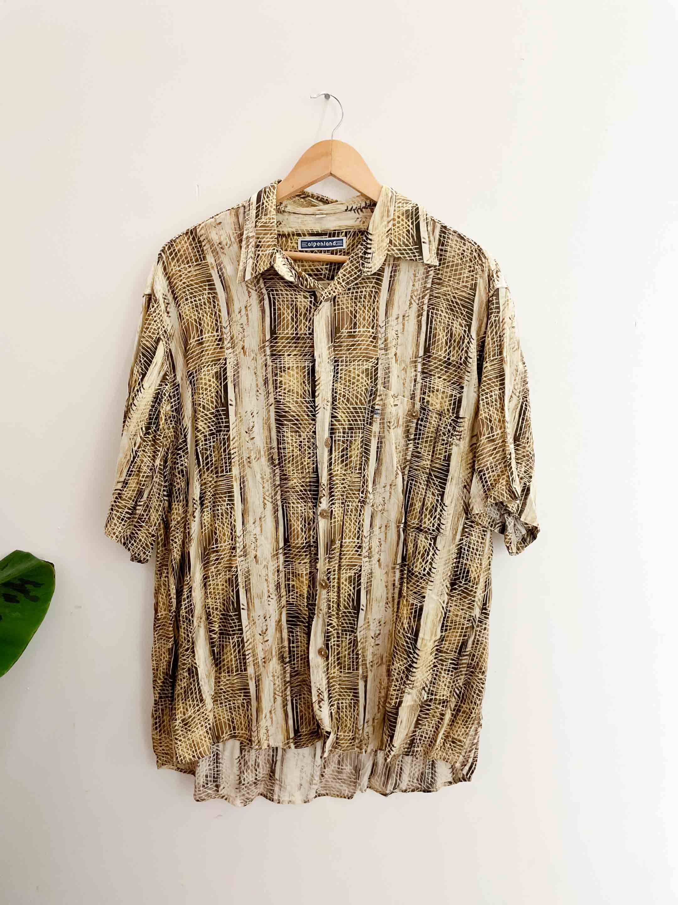 Vintage Brown Alpenland hawaii short sleeve medium shirt