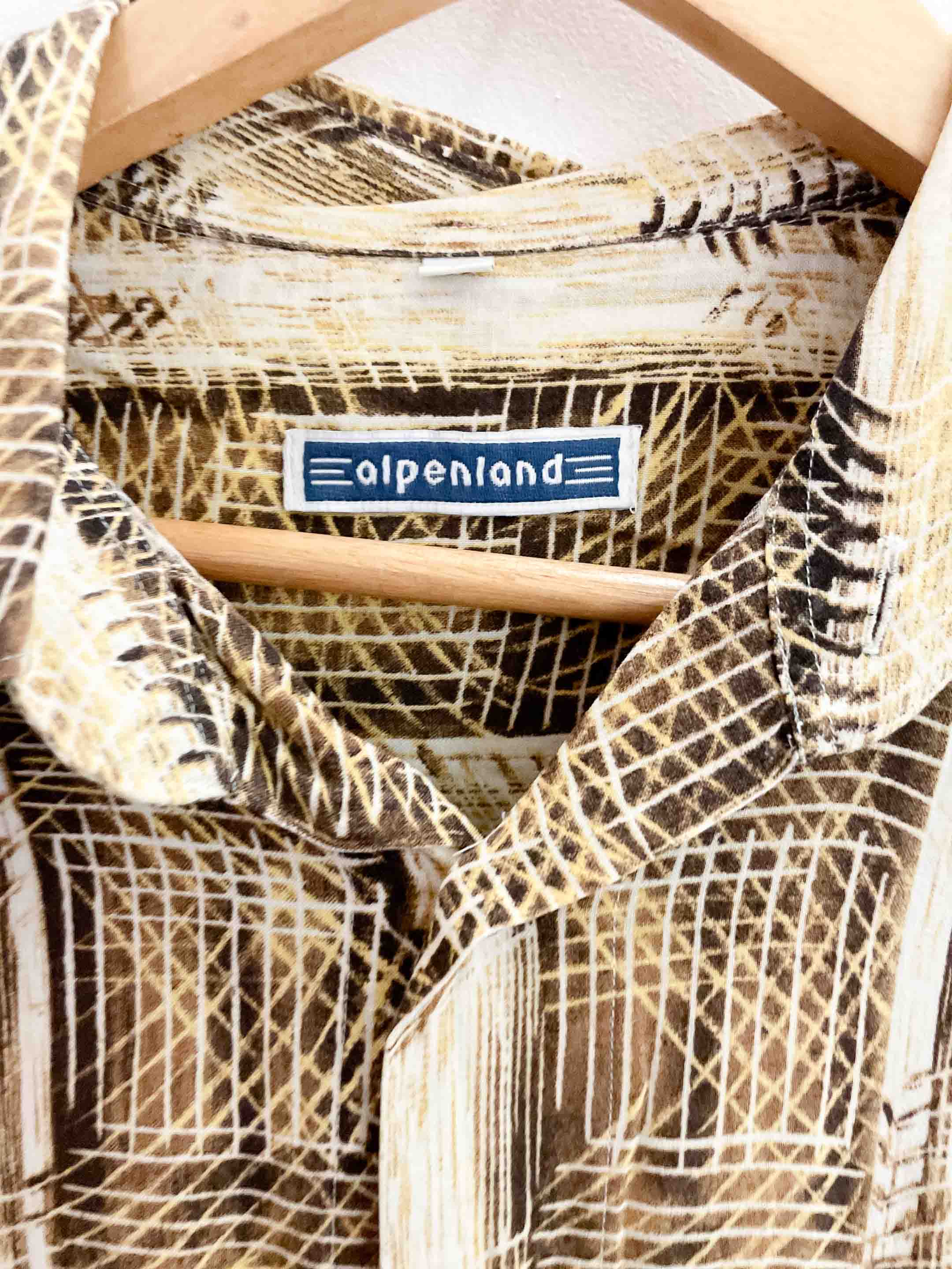 Vintage Brown Alpenland hawaii short sleeve medium shirt