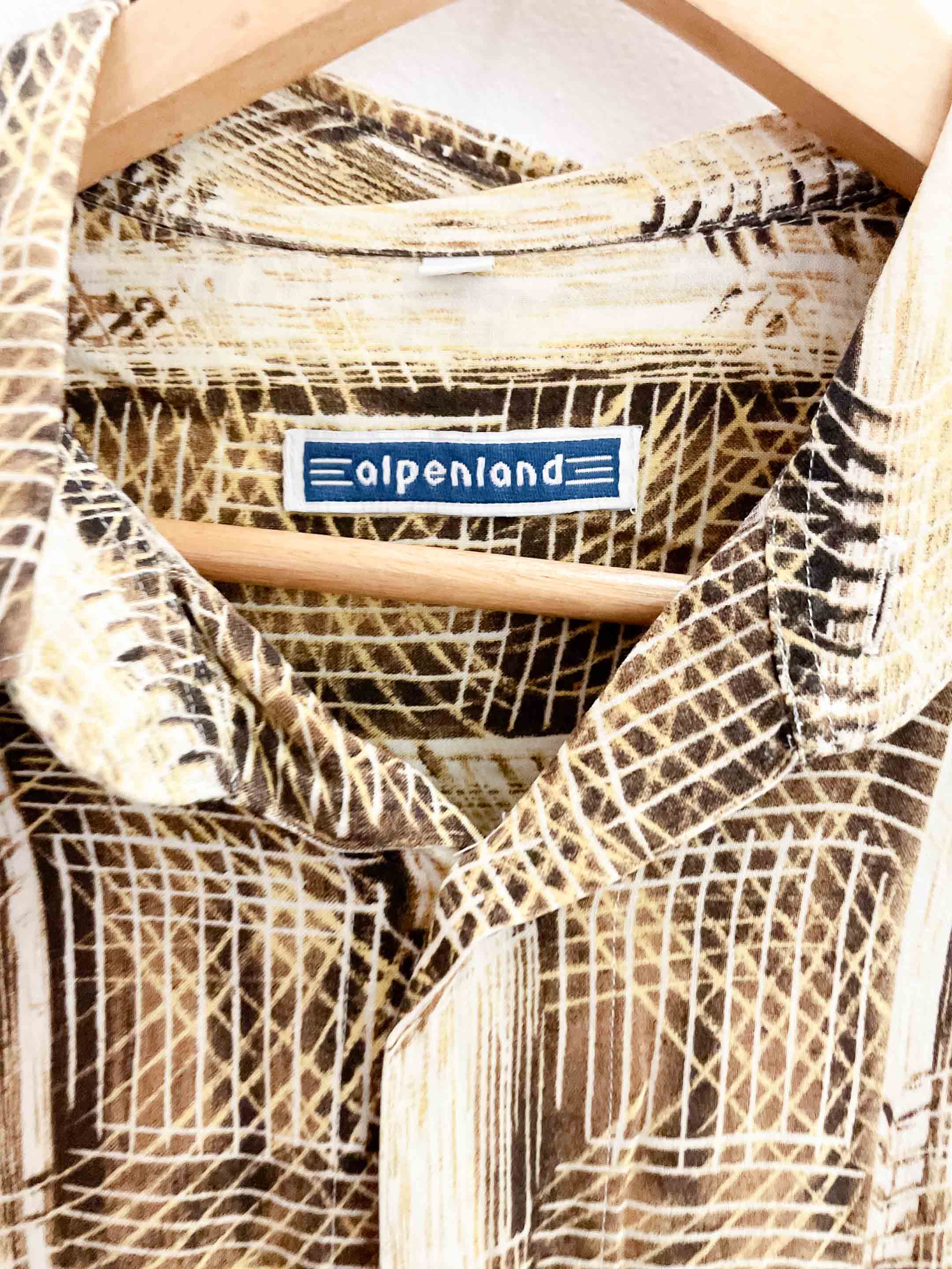 Vintage Brown Alpenland hawaii short sleeve medium shirt