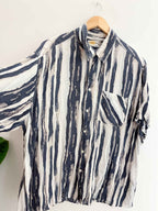 Vintage mens stripe print blue and white large short sleeve shirt