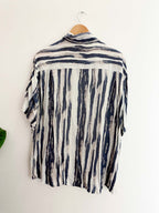 Vintage mens stripe print blue and white large short sleeve shirt