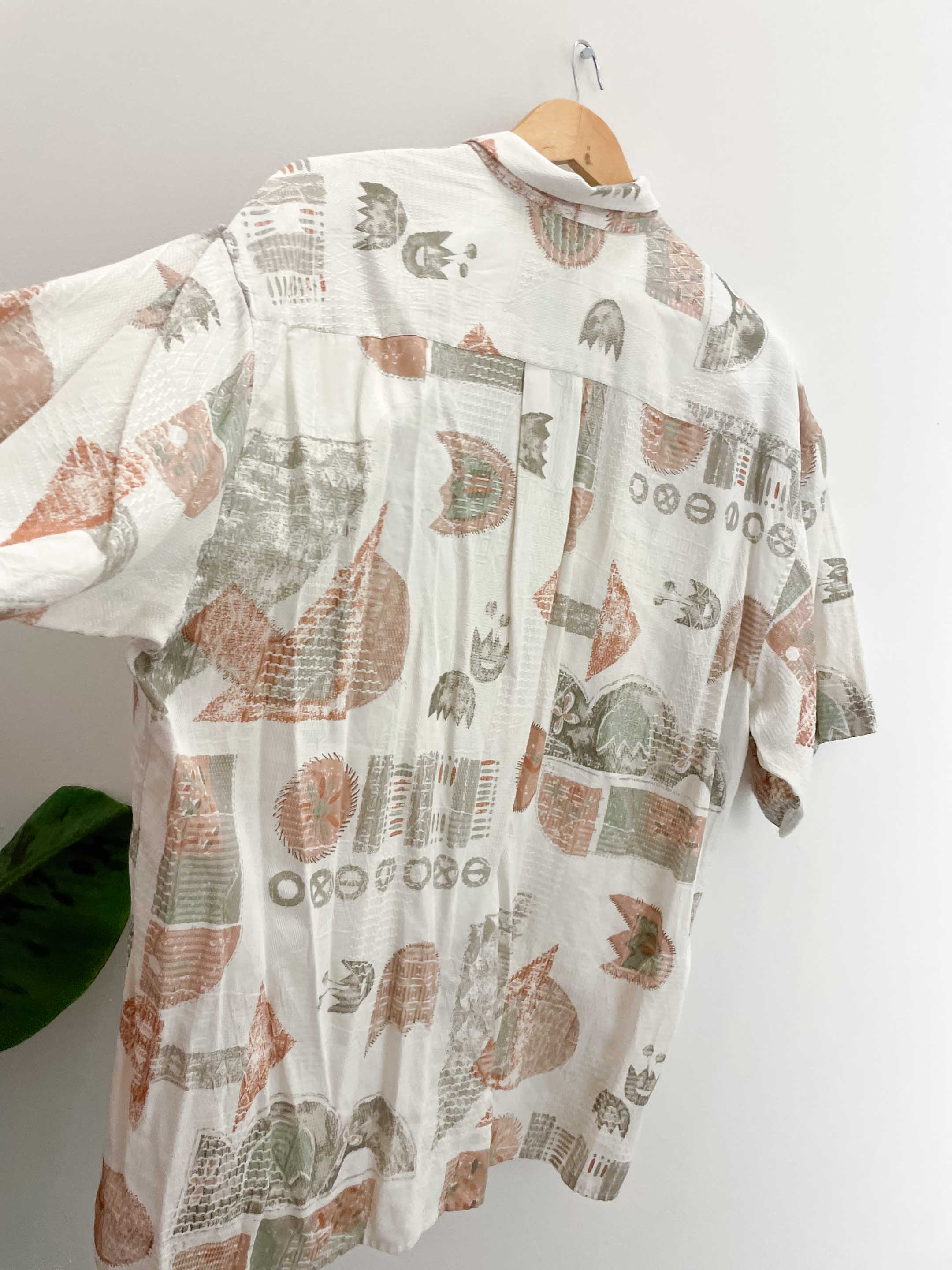 Vintage cream abstract pattern short sleeve mens shirt size XL