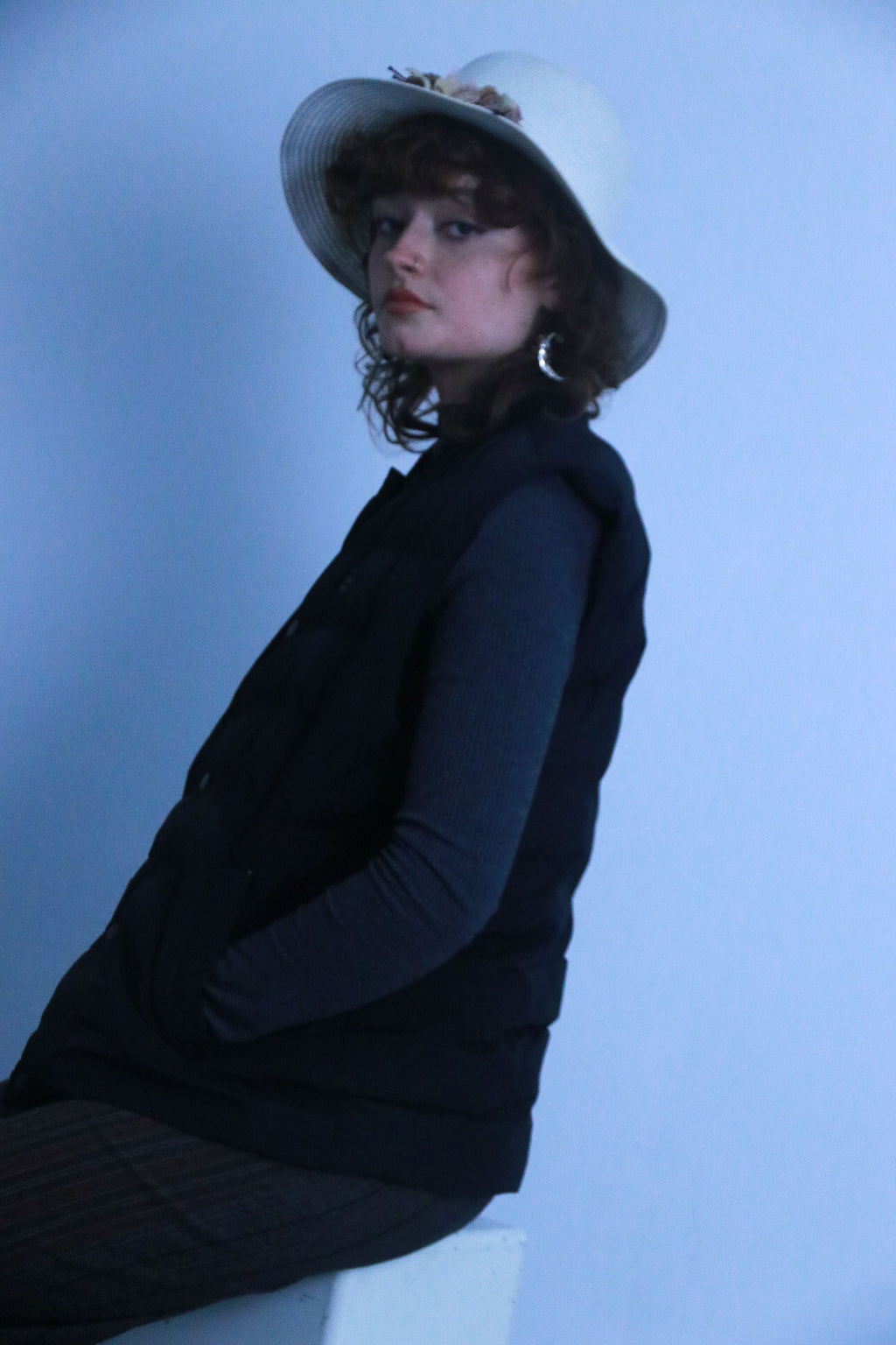 Rubynee Vintage puffed sleeveless black zip up jacket