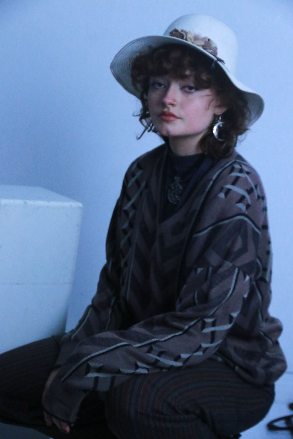 Rubynee Vintage grey vneck sweatshirt