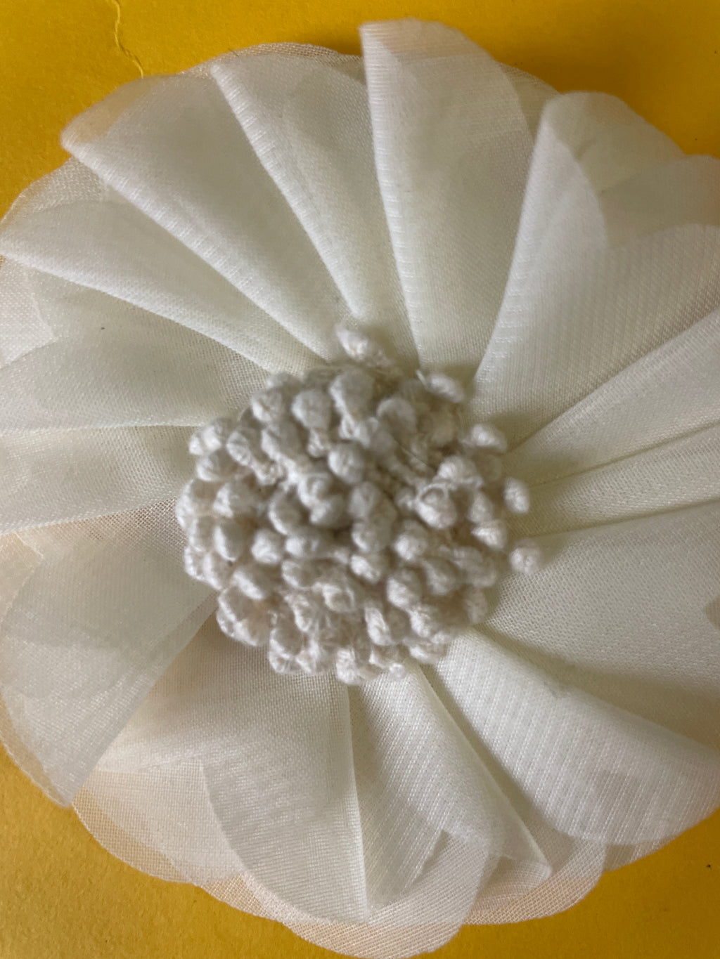 GOAH Flowery white hair clip