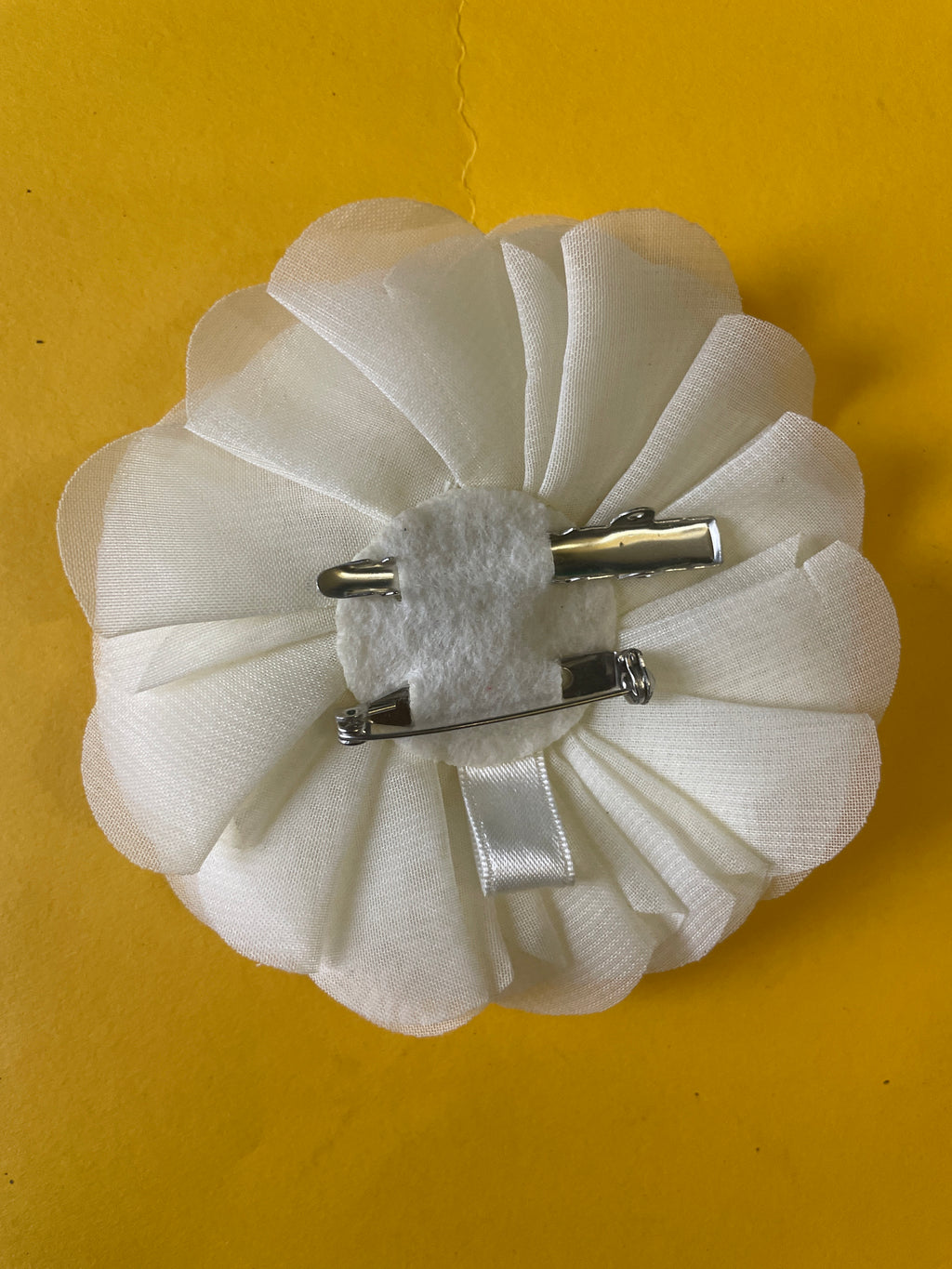 GOAH Flowery white hair clip