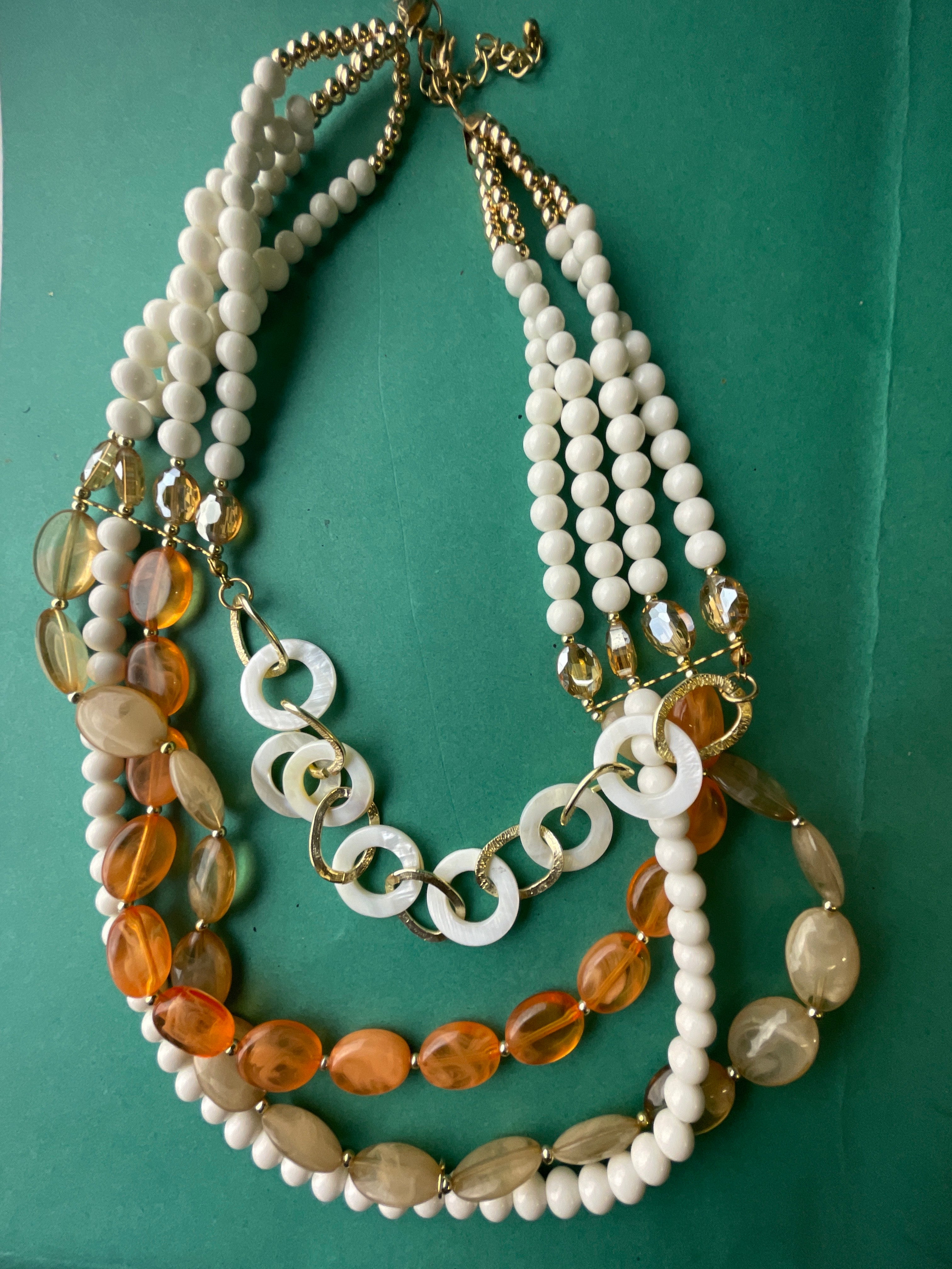 GOAH white and peach women's necklace
