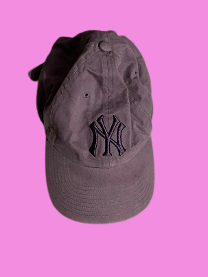 Rubynee Vintage purple new york cap