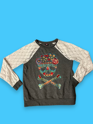 Rubynee Vintage y2k top in grey and white with skull symbol